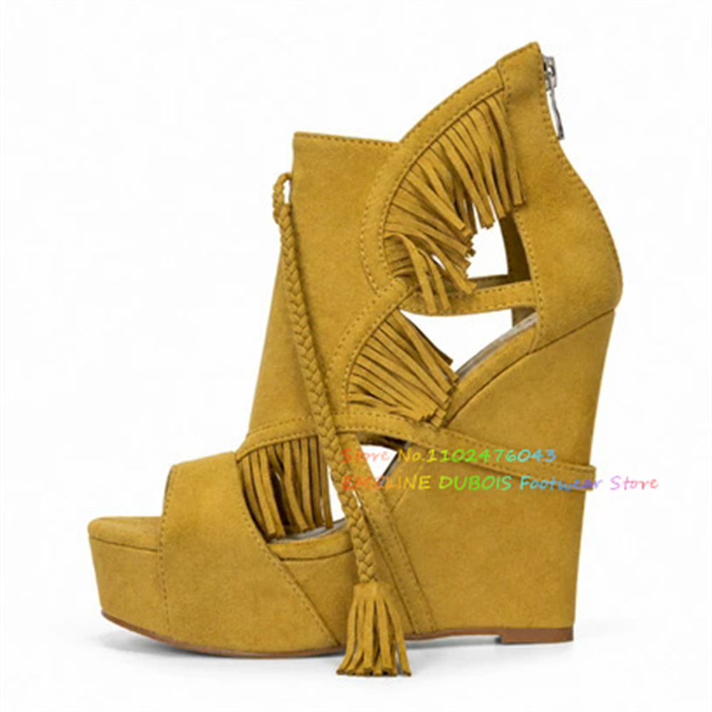 أحذية قصيرة بكعب عالٍ بأسلوب ب - مراجعة Boots وسعره