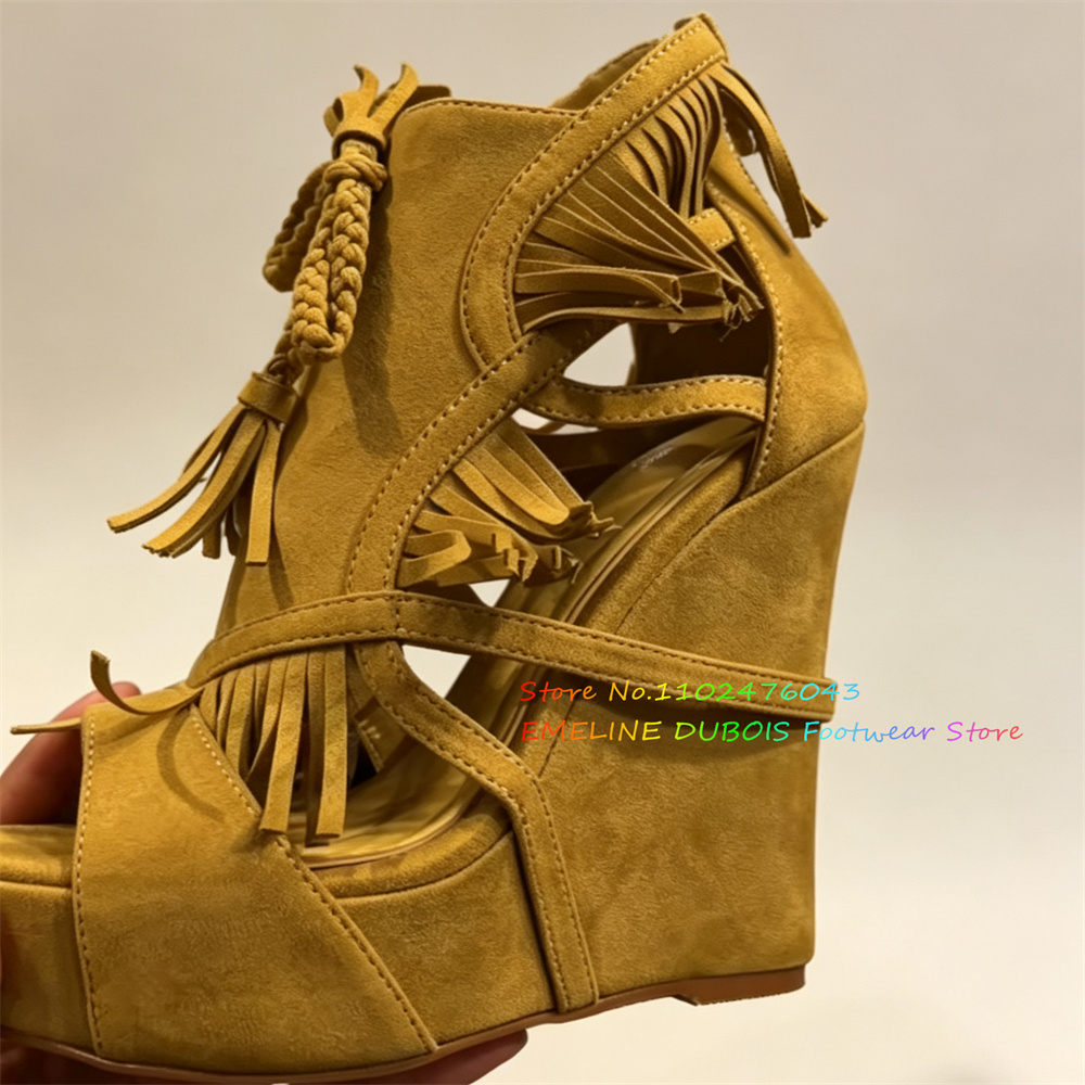 أحذية قصيرة بكعب عالٍ بأسلوب ب - مراجعة Boots وسعره