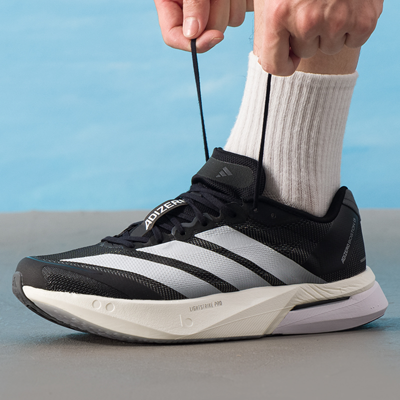 أحذية رجالية من أديداس، تصميم  - مراجعة Lightweight Road Running Shoes وسعره